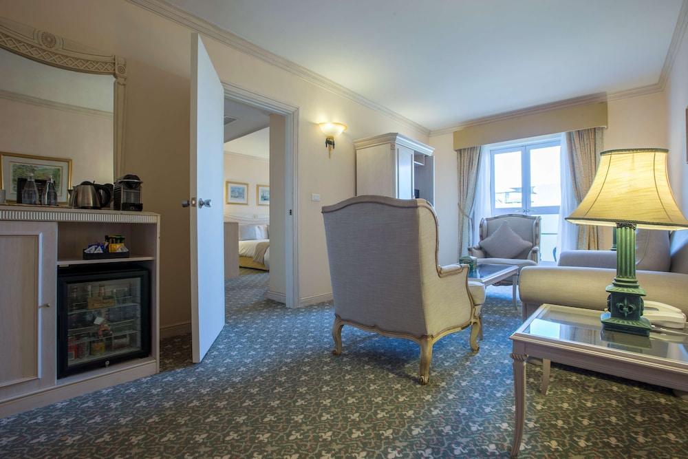 Hotel Le Vendome Kapské Město Exteriér fotografie A suite at the hotel