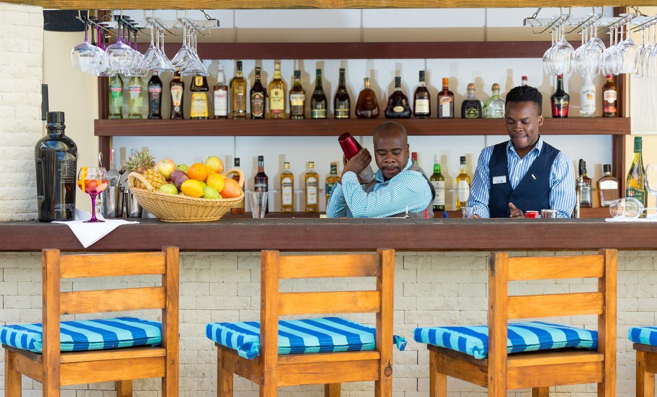 Hotel Le Vendome Kapské Město Exteriér fotografie A bar in Kenya